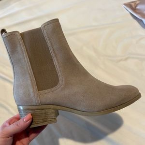 Kenneth Cole Chelsea Boots - Salt 8.5
